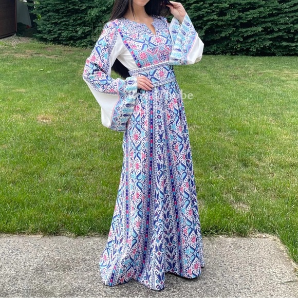 royal thobe Dresses Royal Thobe Size 3 Quilted Traditional